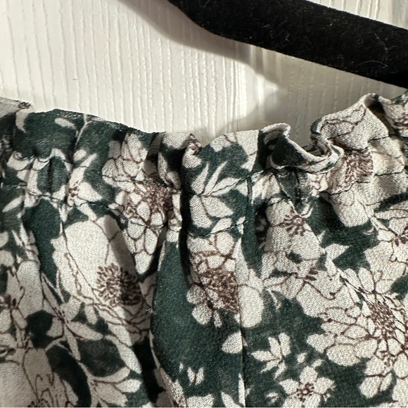 Cabi green floral peasant blouse, flowy, fully lined, size XS, sheer, fall - Picture 3 of 10